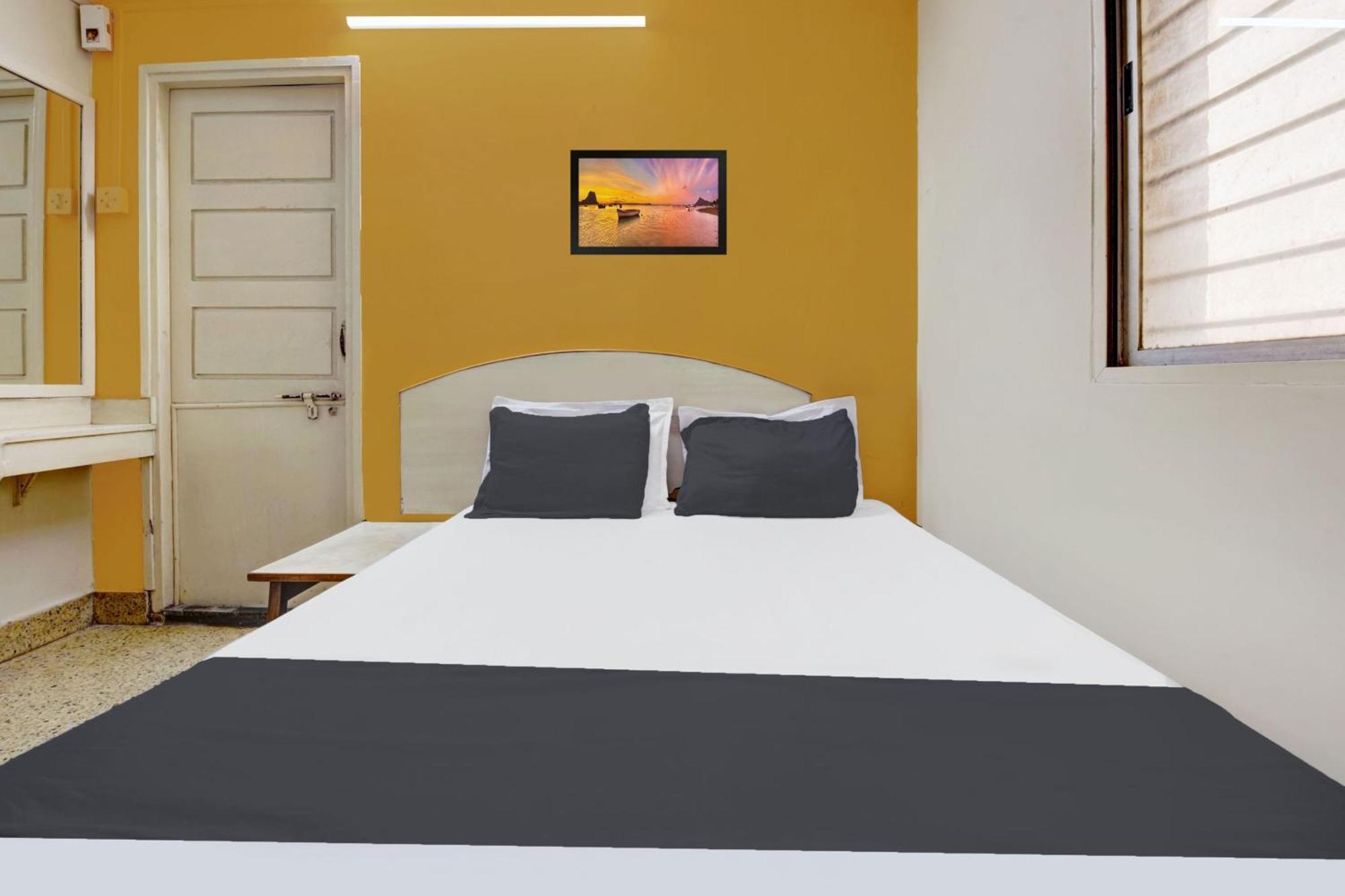 ホテル Spot On Shree Ram Residency フブリ エクステリア 写真