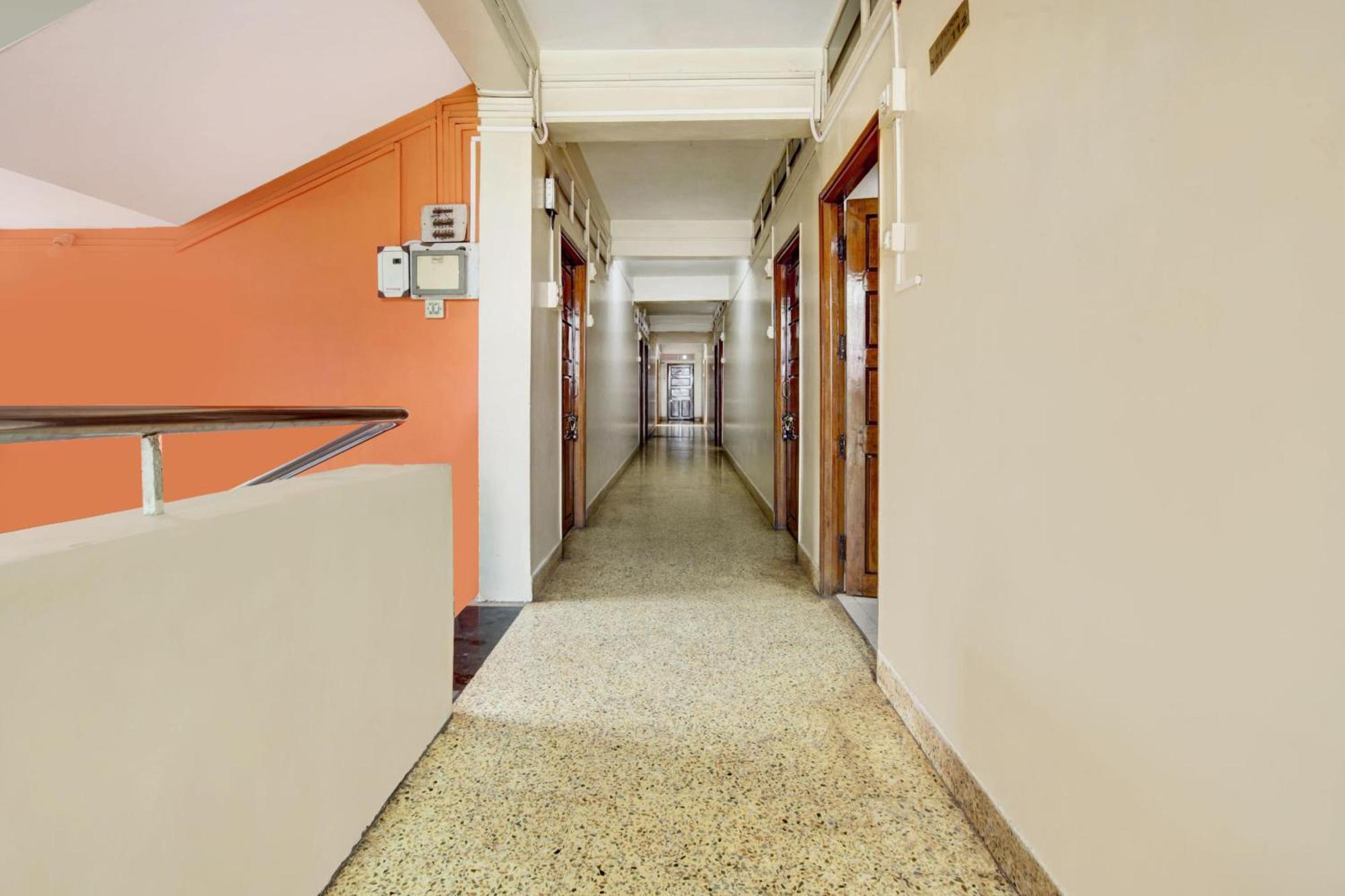 ホテル Spot On Shree Ram Residency フブリ エクステリア 写真