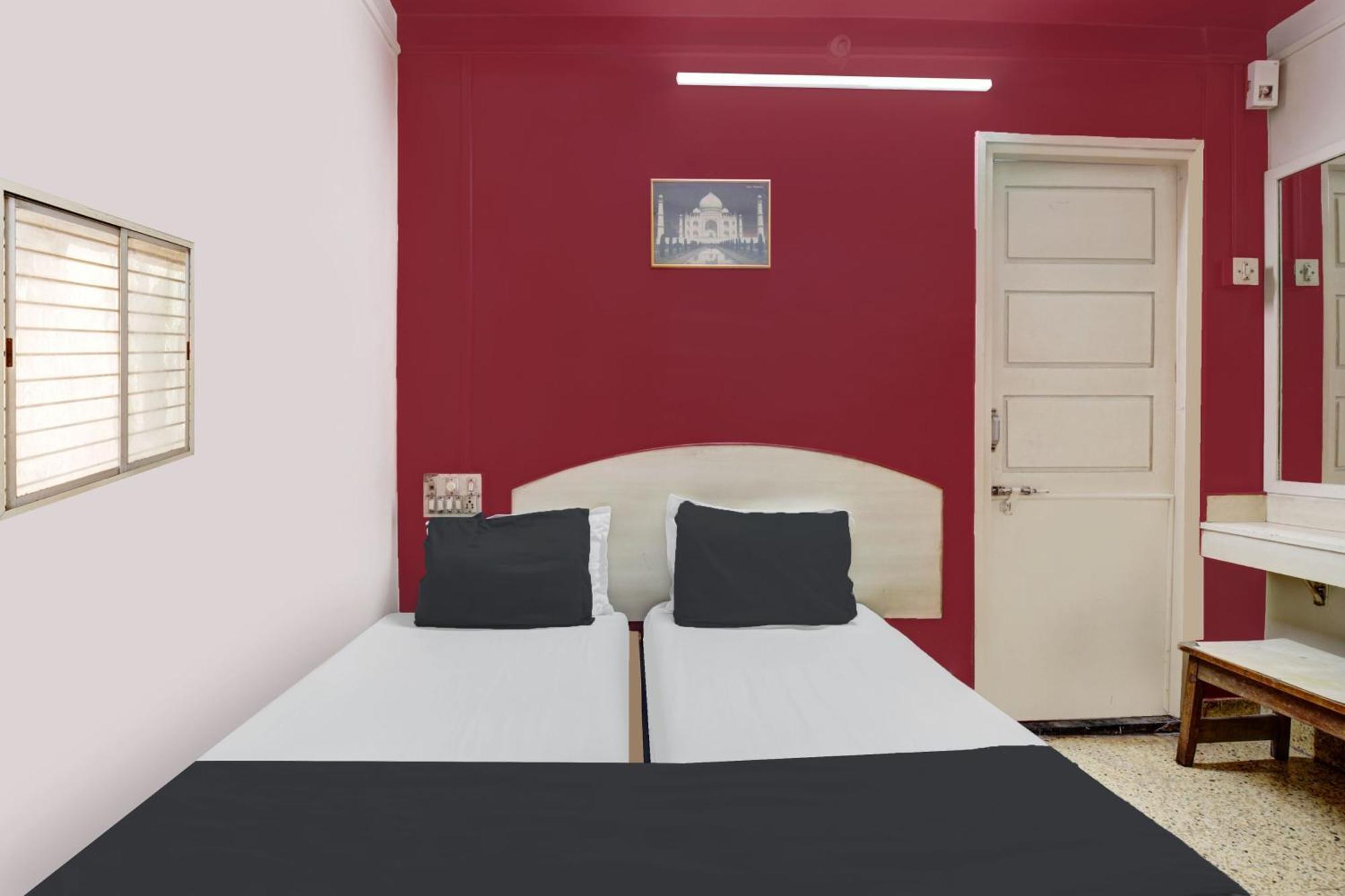 ホテル Spot On Shree Ram Residency フブリ エクステリア 写真