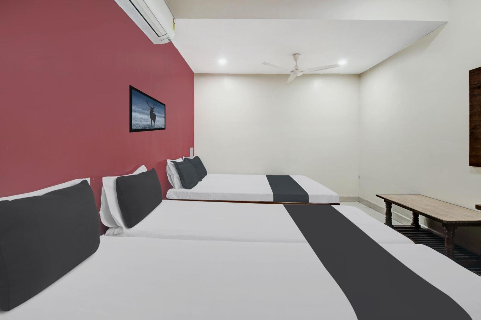 ホテル Spot On Shree Ram Residency フブリ エクステリア 写真