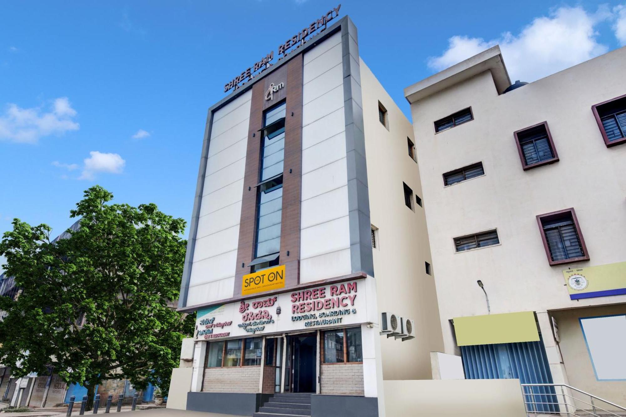 ホテル Spot On Shree Ram Residency フブリ エクステリア 写真